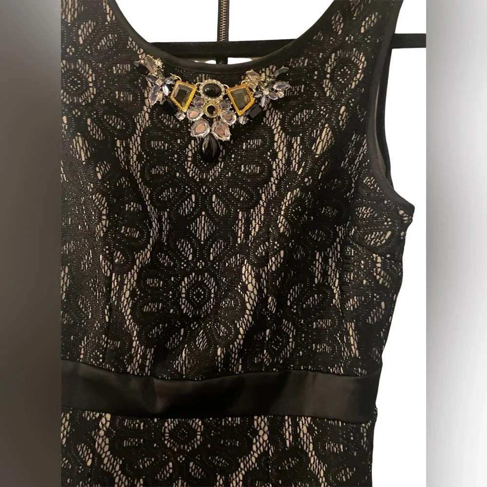 Xoxo Black and Cream Lace Mini Dress - Picture 4 of 6
